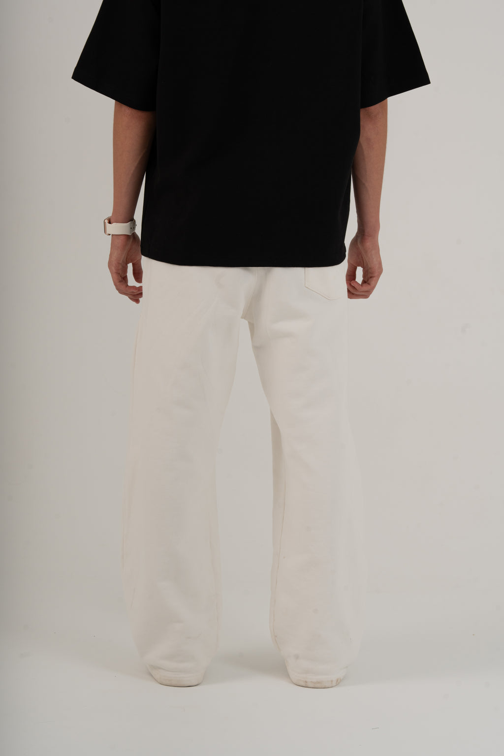 THE WHITE HEATWAVE SWEATPANTS